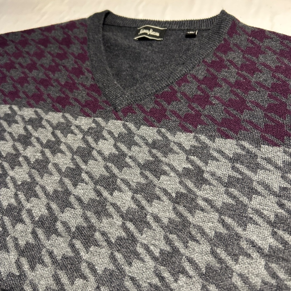 Neiman Marcus Sweater Men’s XL Gray Maroon Houndstooth Merino Wool Blend Grandpa - Picture 2 of 8